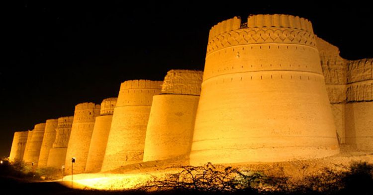 Fort Derawar, Pakistan (Flickr)