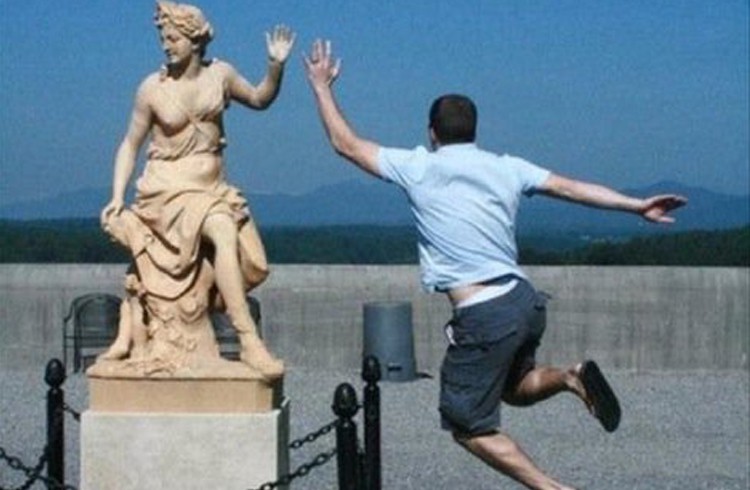 High Five -Demotivateur.com