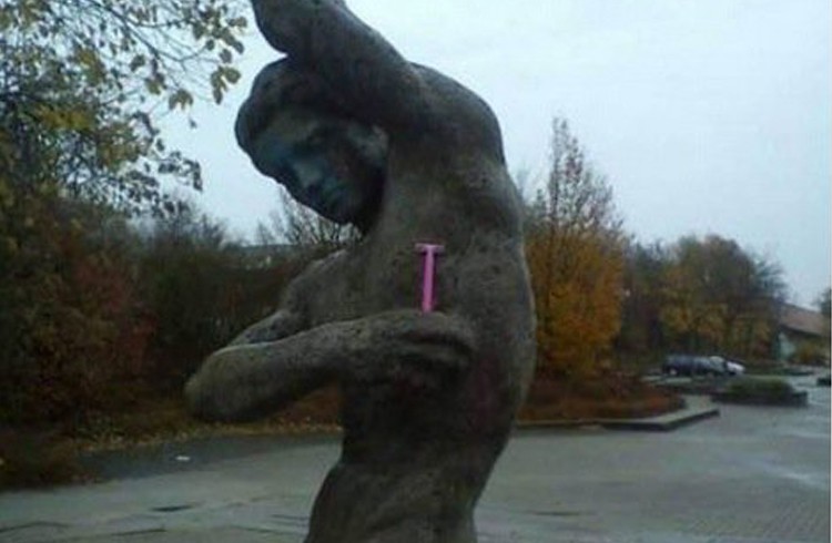 Rasé de près -Demotivateur.com