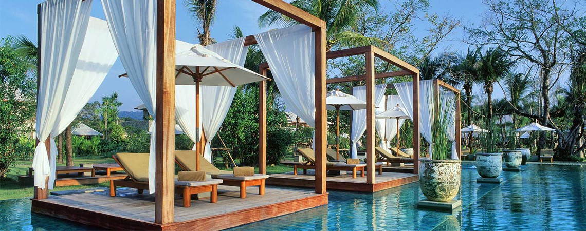 Piscine avec zone de chill out