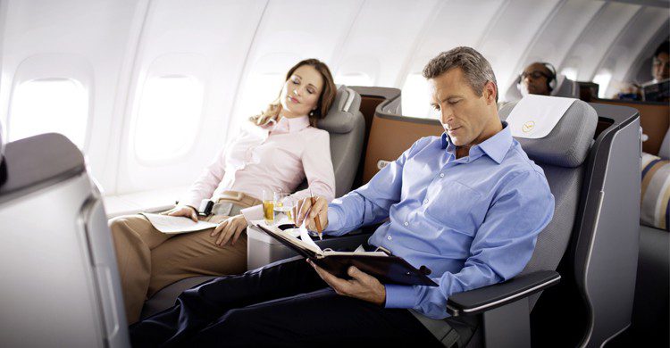 Dormir en avion - lematelas.com