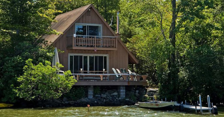 Private island Cottage - Airbnb