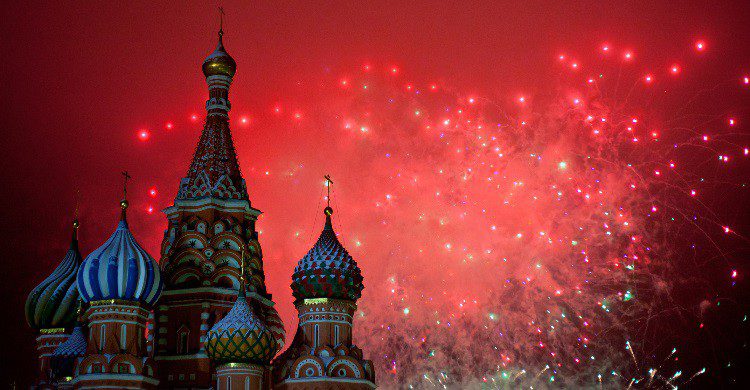 Feux d'artifice sur la place rouge à Moscou - dancer01