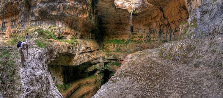 le-gouffre-de-baatara-voyagerloin