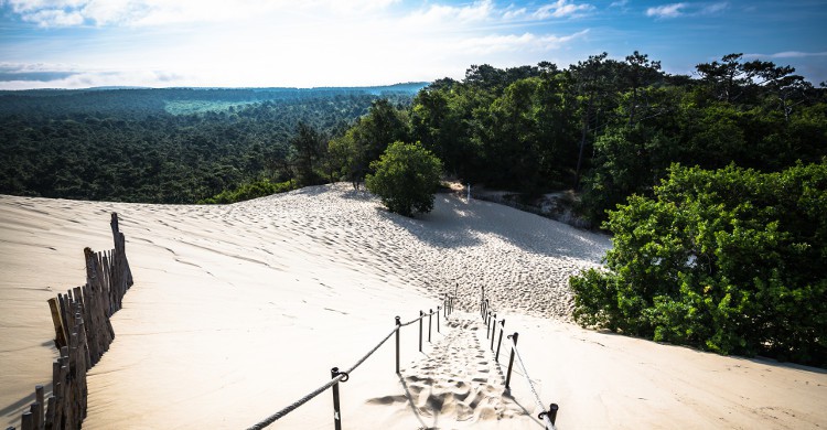 La Dune du Pilat au Cap Ferret est un spot qui attire nombre de stars françaises - Istock
