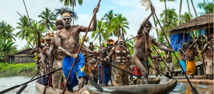 Tribu de Jow Village, Papouasie Nouvelle-Guinée