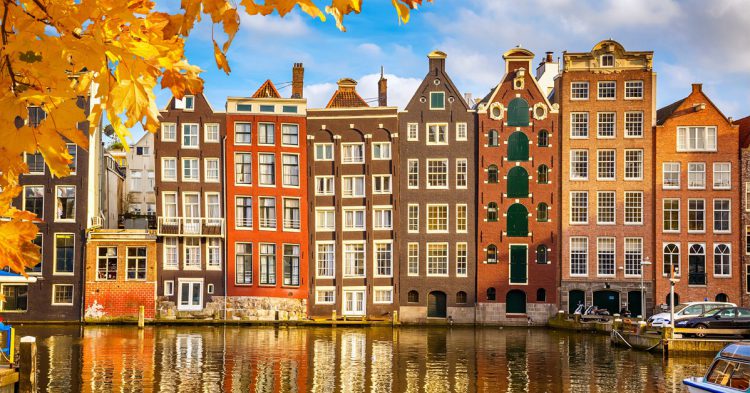 Amsterdam (istock)