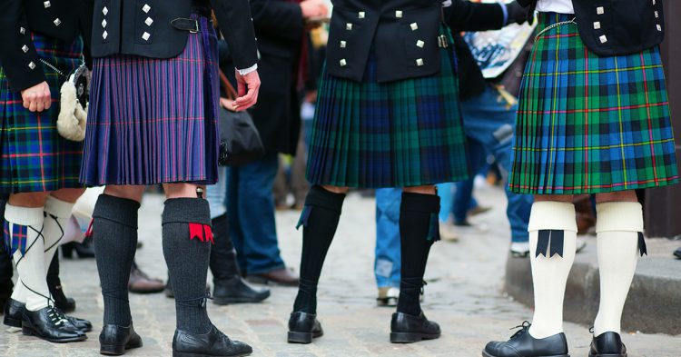 Homme traditionnels kilts (Istock)