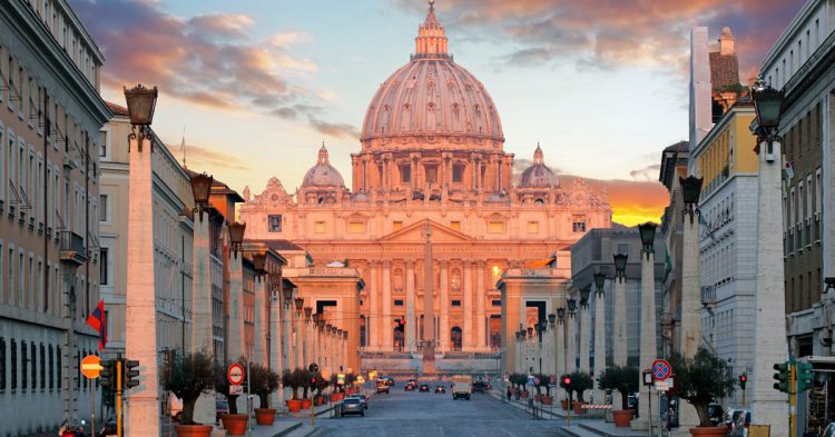 Basilique Saint-Pierre, au Vatican en Italie (Istock)
