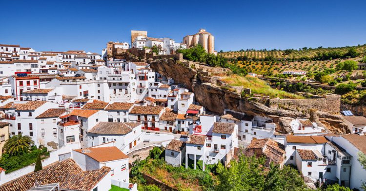 Setenil de las Bodegas (Istock)