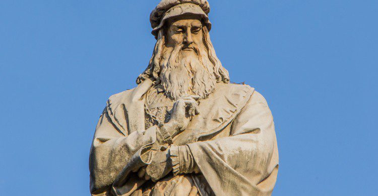 Statue de Leonard de Vinci à Milan